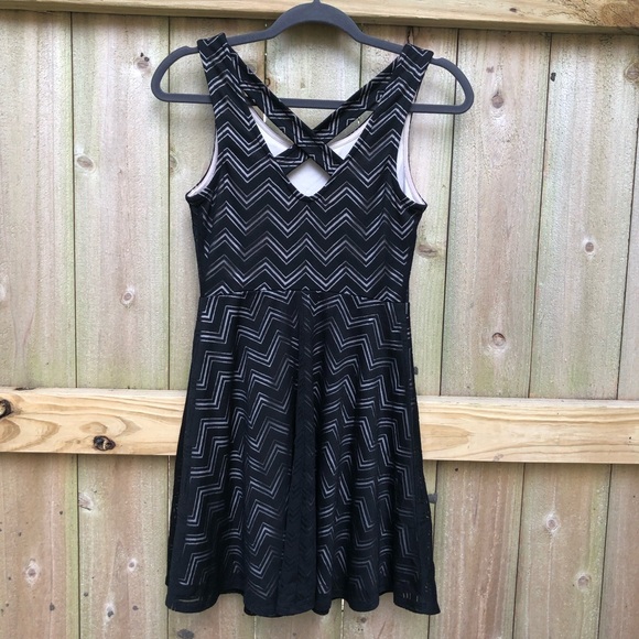 Candie’s Skater Dress Size S Black Nude Chevron Sleeveless Stretch Cross Back - Picture 10 of 12